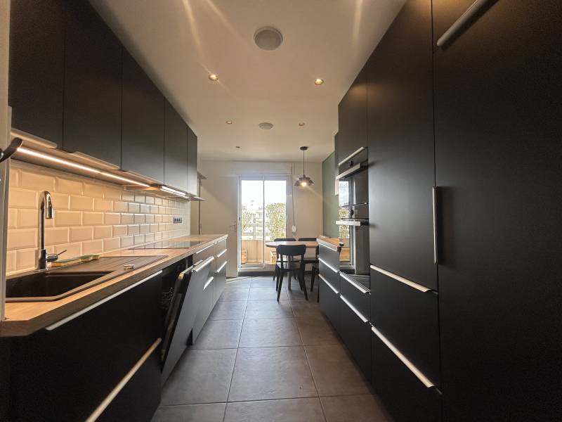 Tassin-la-Demi-Lune , Appartement 4 pièce(s) 94 m2