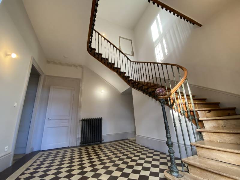 Lumineux appartement T4 avec terrasse et jardin Irigny  au calme dans hôtel particulier rénové