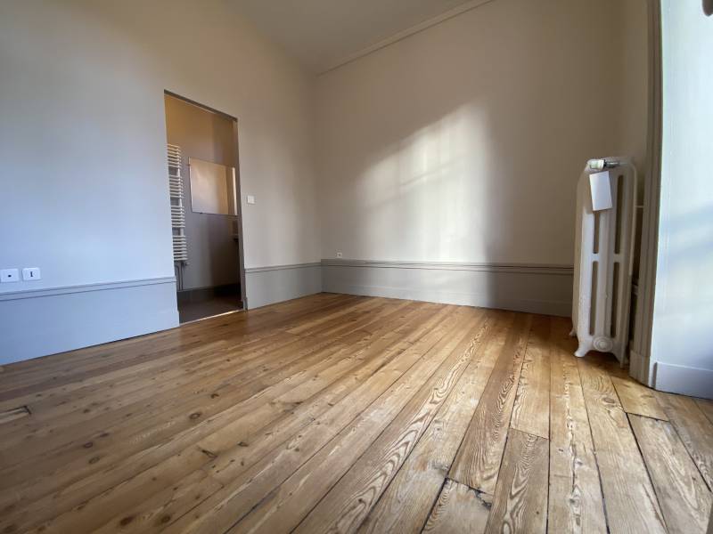 Lumineux appartement T4 avec terrasse et jardin Irigny  au calme dans hôtel particulier rénové