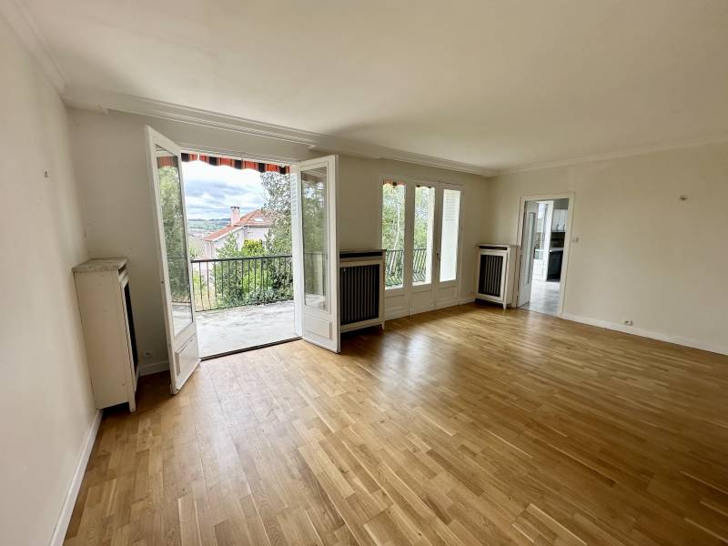 Maison T5 de 110m2 agrémentée d'un garage complet Saint-Priest-en-Jarez  