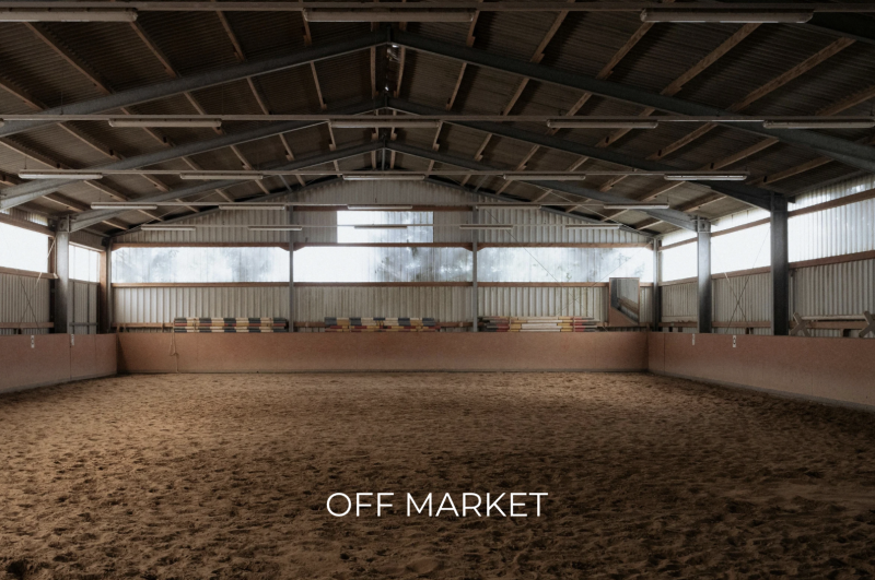OFF MARKET - Structure équestre clé en main de 15 hectares (Rhône-Alpes)