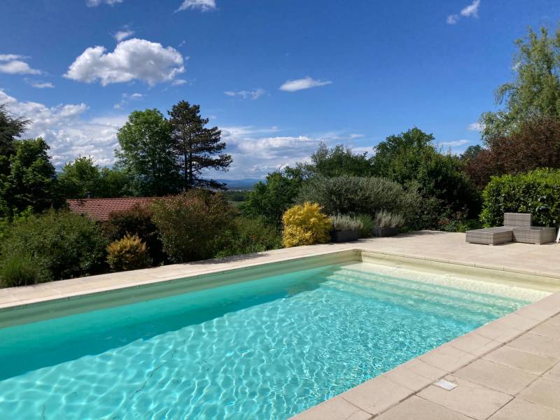 Maison avec piscine disponible à la vente à La Fouillouse