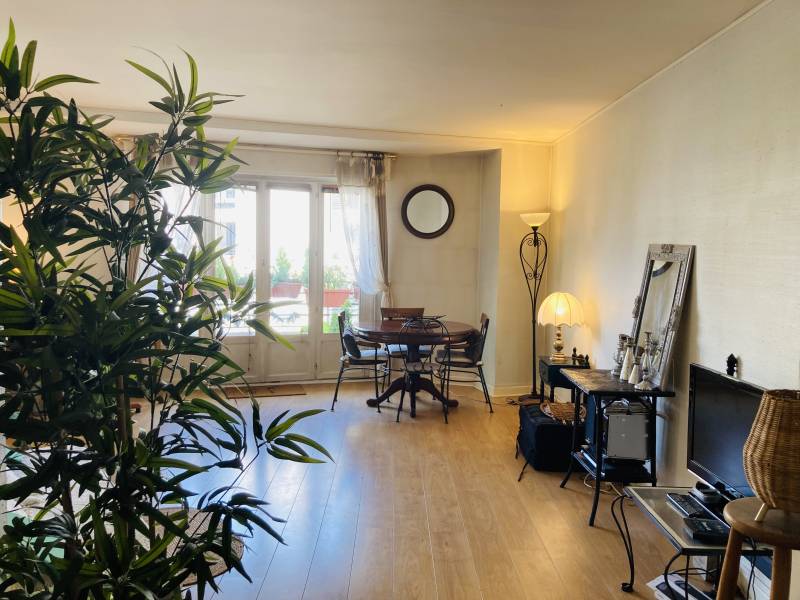 Résidence de standing sur son terrain - T4 lumineux avec balcon et stationnement - Lyon 6