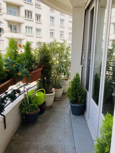 Appartement T4 - Lyon 6 avec balcon - place de stationnement - cave