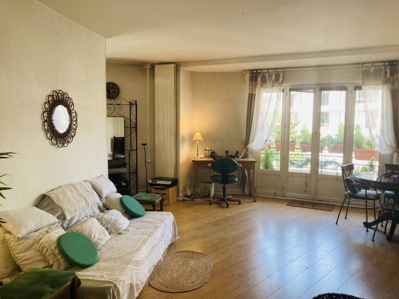 Lyon 6 - Secteur prisé - Agréable appartement de 117m² avec balcon