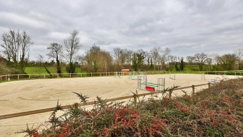 Ain - Charmante propriété équestre clé en main de 3,9 hectares
