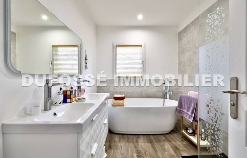 Propriété 208 m² - 5 chambres La Tour-de-Salvagny