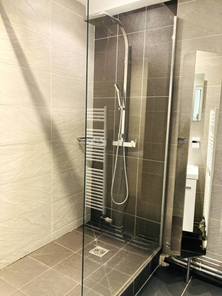 69004 - Plateau de la Croix-Rousse, proche toutes commodités, T3 de 65m² avec cave et grenier