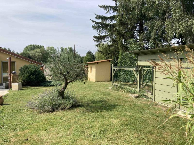 Charantonnay / Isère - Projet familial - Maison T5 à vendre - Terrain arboré, piscine & dépendances