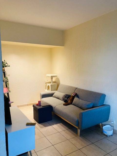 Appartement 2 pièces Villeurbanne loué avec cave + place parking en sus