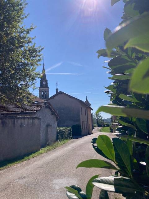 En centre-bourg - Terrain plat constructible 462m² - Charantonnay (38790)