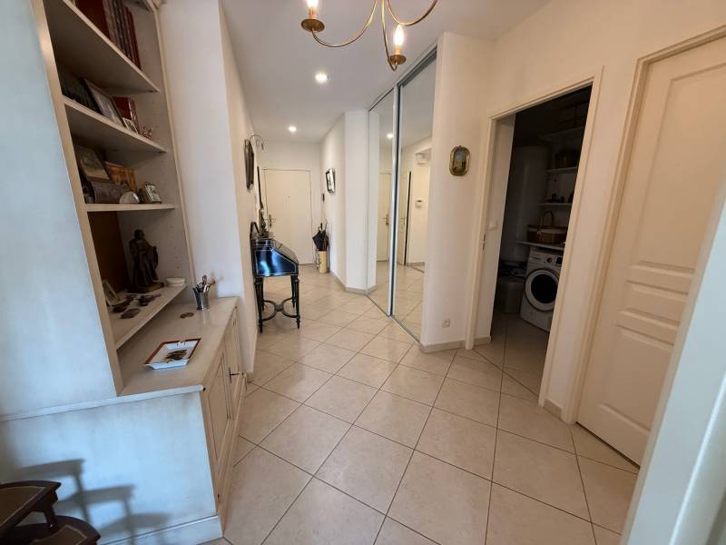 Tassin-la-Demi-Lune, Appartement T4, 2 Terrasses, 1 cave, 1 double garage.