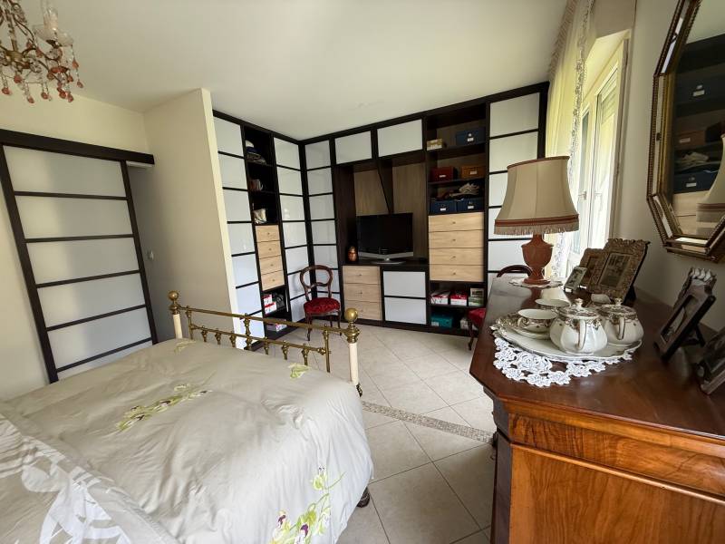 Tassin-la-Demi-Lune, Appartement T4, 2 Terrasses, 1 cave, 1 double garage.