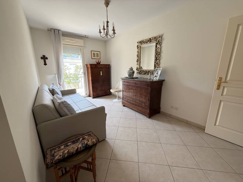 Tassin-la-Demi-Lune, Appartement T4, 2 Terrasses, 1 cave, 1 double garage.