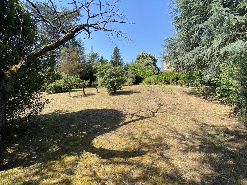 Charbonnières-les-Bains, terrain à bâtir disponible la vente 