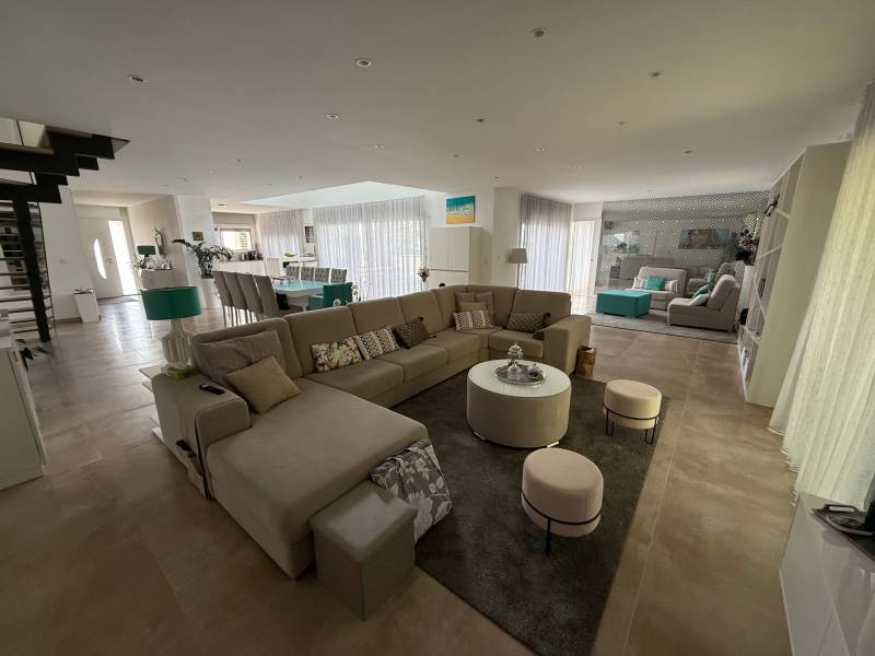 Limonest, Maison T5 de 220 m2 sur un terrain de 920 m2