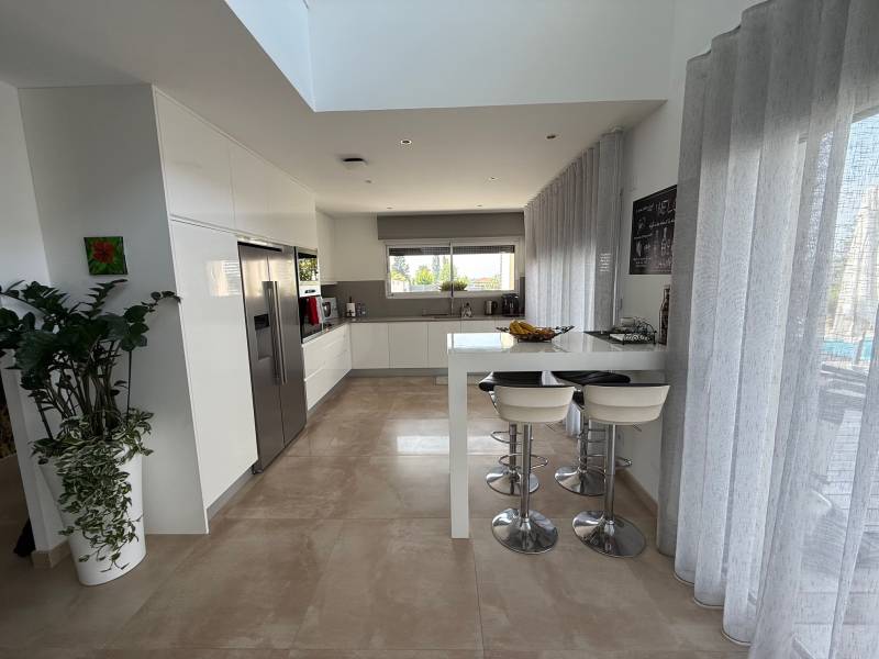Limonest, Maison T5 de 220 m2 sur un terrain de 920 m2