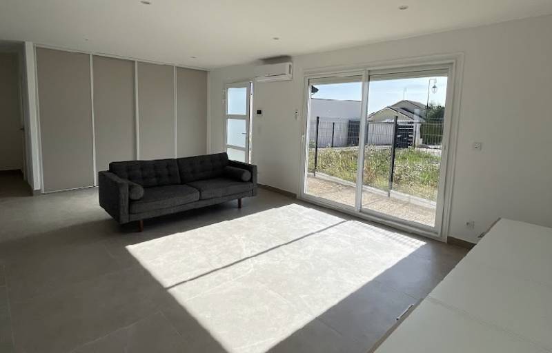 Lancié, maison plain pied T4 116 m2 entièrement rénovée en 2023