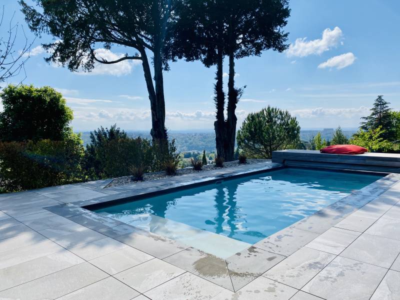 saint-cyr-au-mont-d'or maison contemporaine d'exception hauteurs des Monts d'or, limite saint Cyr au Mont d'Or, 483 m², au calme, sans vis a vis. terrain avec vue imprenable sur Lyon et la chaine des Alpes