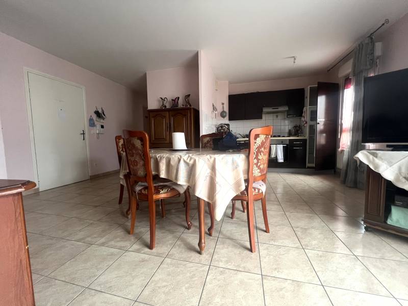 à vendre T2 en dernier étage avec terrasse à Villeurbanne
