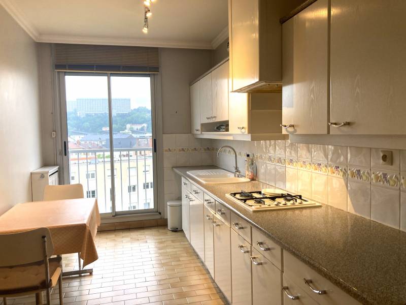 Emplacement prisé - Quais de Saône - Charmant appartement traversant au dernier étage - garage
