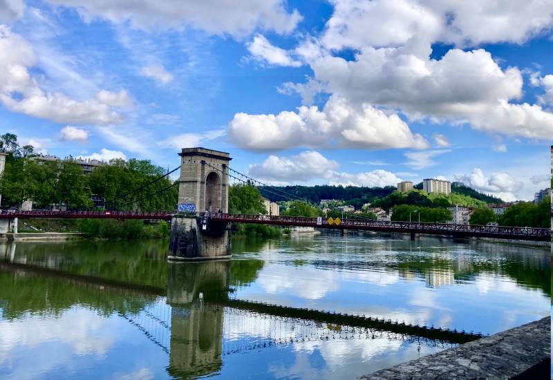 Lyon 9 - Quai Jayr - T3 dernier étage, lumineux avec balcon - vue dégagée - Pont Schuman et passerelle Masaryk