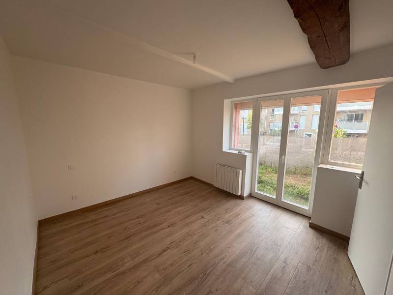 La Tour-de-Salvagny appartement rénové avec jardin et parking - 2 chambres - 68m2