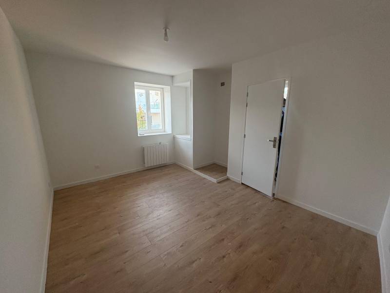 La Tour-de-Salvagny appartement rénové avec jardin et parking - 2 chambres - 68m2