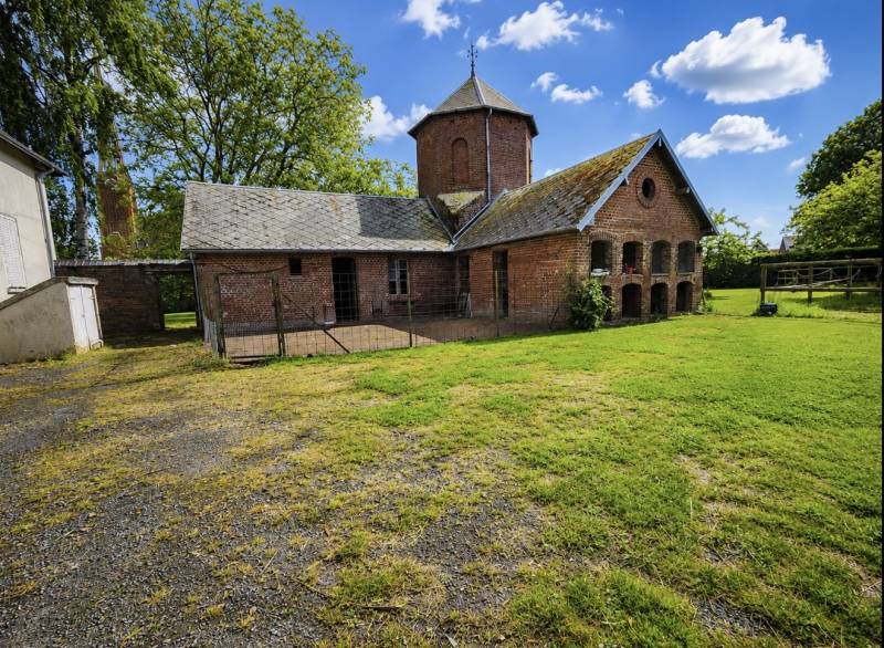 Propriété équestre de 1,7 hectares située dans les Hauts-de-France