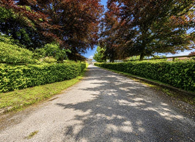 Propriété équestre de 1,7 hectares située dans les Hauts-de-France