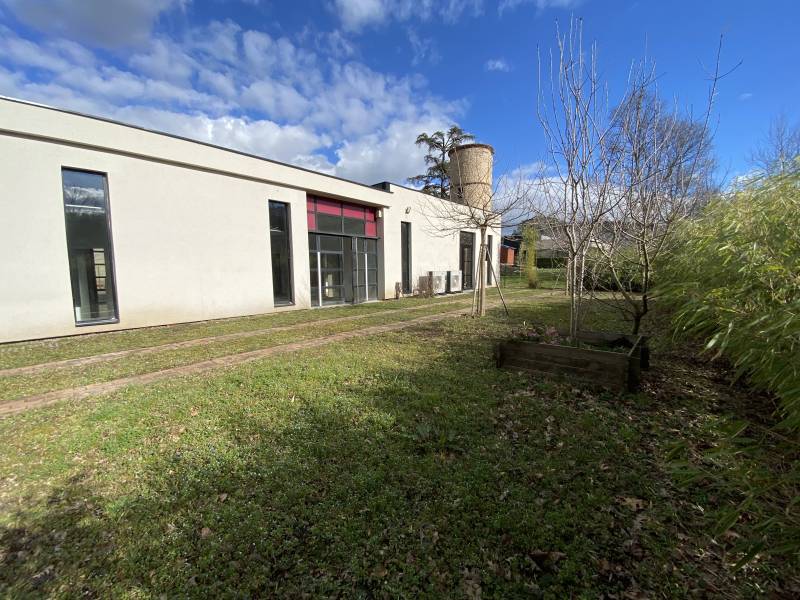 Locaux commerciaux disponibles à la vente à La Fouillouse