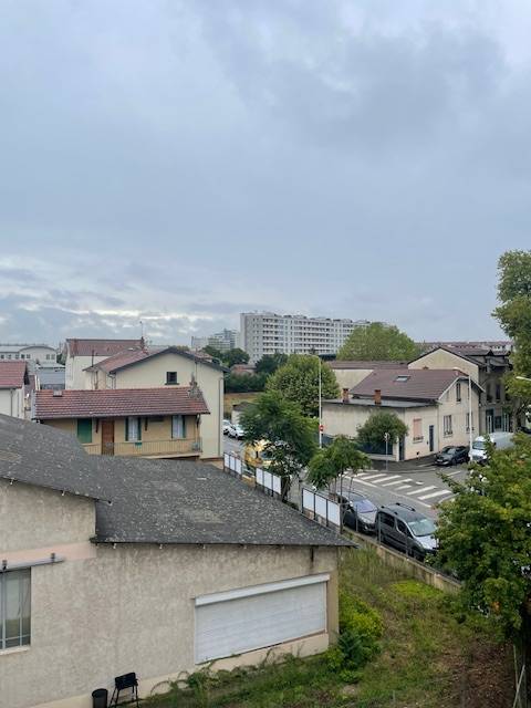 LYON 8 - métro-tramway-vendu loué
