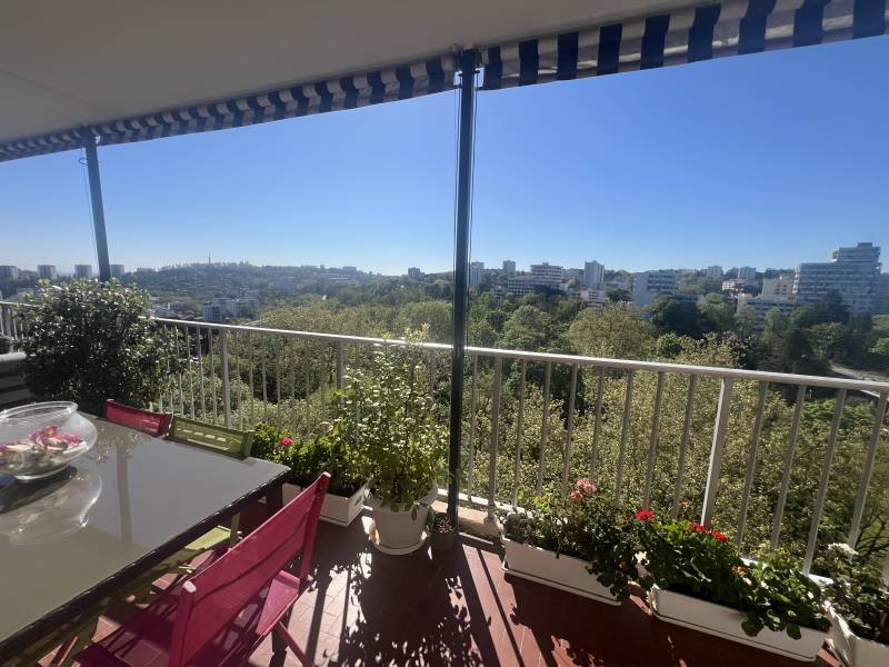 A vendre T4 traversant à Lyon 9