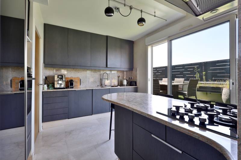 Lyon 8 - Toit-terrasse avec piscine privative  de 213m2 au coeur de Monplaisir