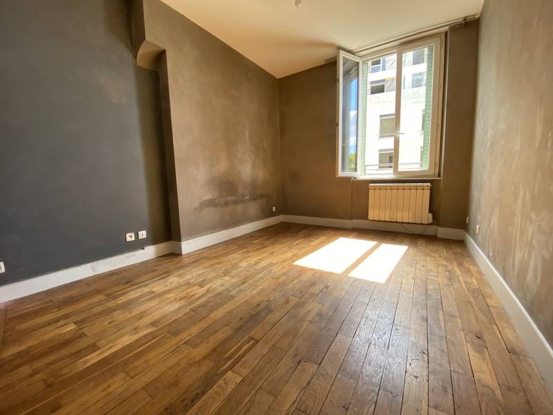 Appartement ancien F2 dans immeuble sans ascenseur à vendre à Lyon