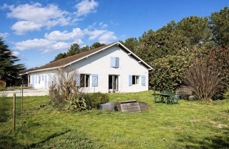 À 45min de Biarritz : Charmante propriété équestre de 5 hectares