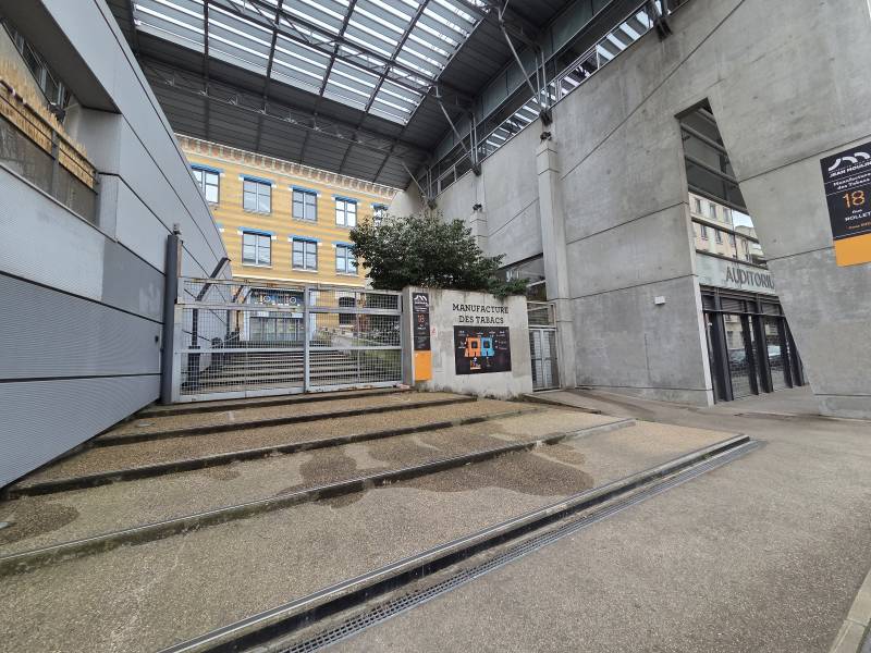 En face de l'université Jean Moulin Lyon 3