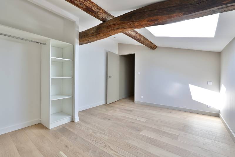 Appartement/maison, 3 chambres, entièrement rénové, jardin - Saint-Cyr-au-Mont-d'Or