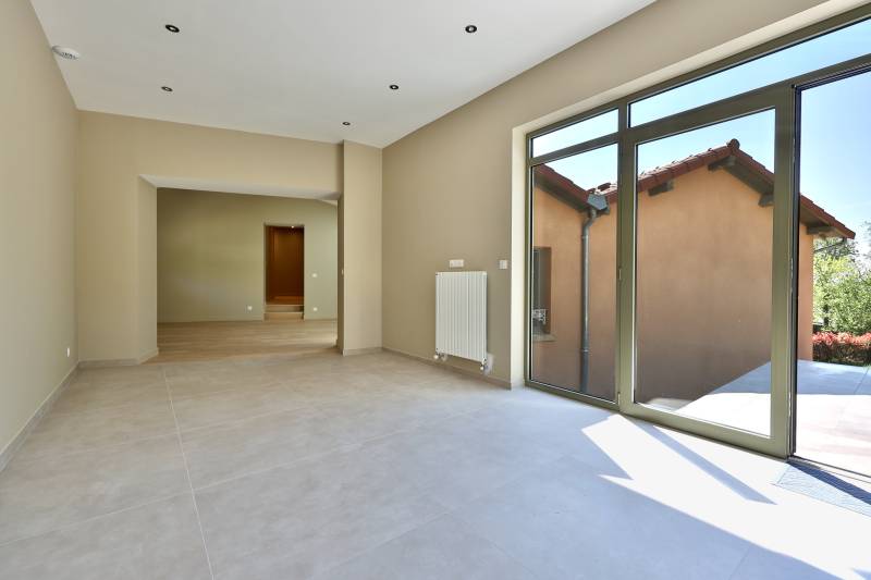 T4, 3 chambres, jardin avec piscine, 2 parkings - Saint-Cyr-au-Mont-d'Or