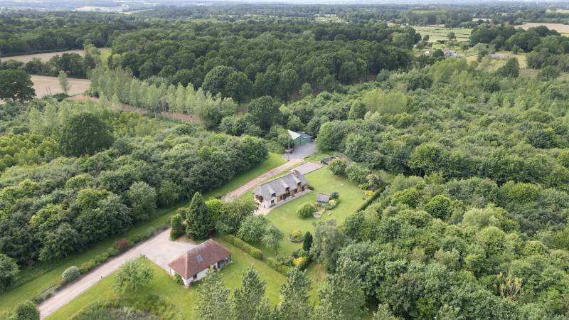 Propriété sur 14 hectares de forêt