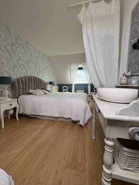 Maison avec piscine et terrain de 2 000 m²  