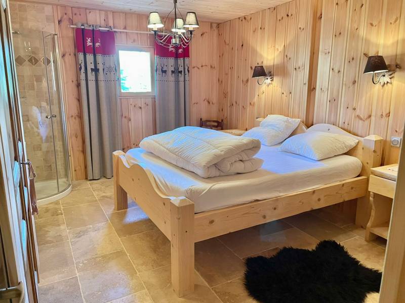 05250 devoluy chalet en bois 7 chambres 