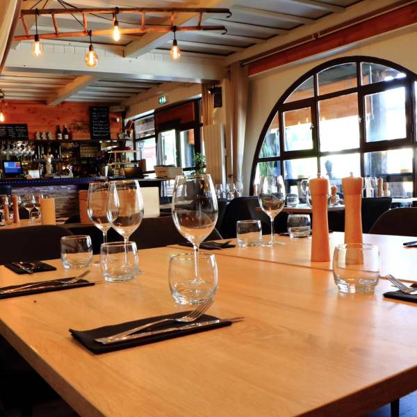 La Joue du Loup Front de Piste, Restaurant rentabilité assurée avis google 4,7 Rare