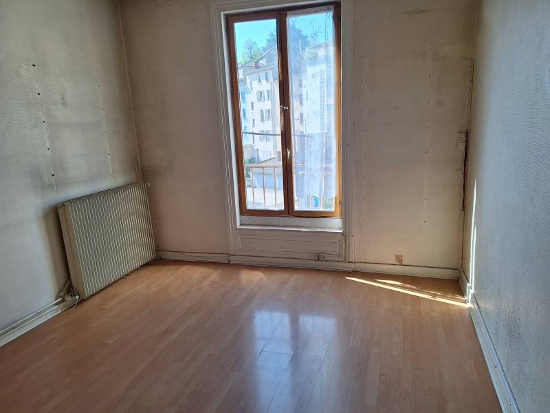 Tarare T2 dans petite copropriété