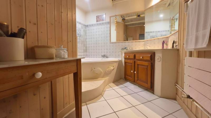 Maison de ville à Valros avec jardin et piscine