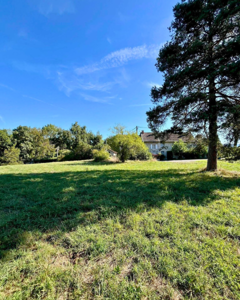 Propriété équestre de caractère de 2 hectares située dans l'Isère