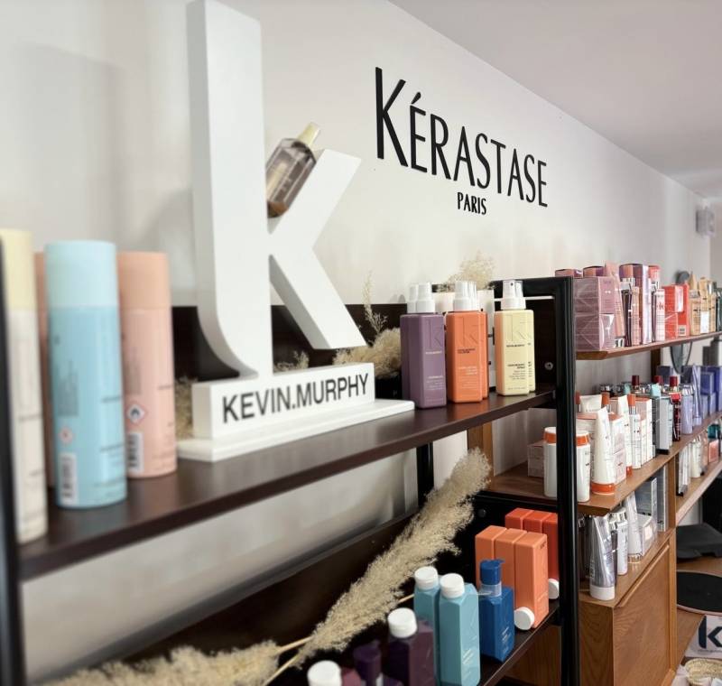 Villeurbanne - Salon de beauté agrémenté d'un espace salon de coiffure