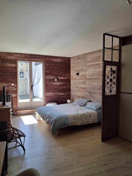 Millery centre village demeure en pierres