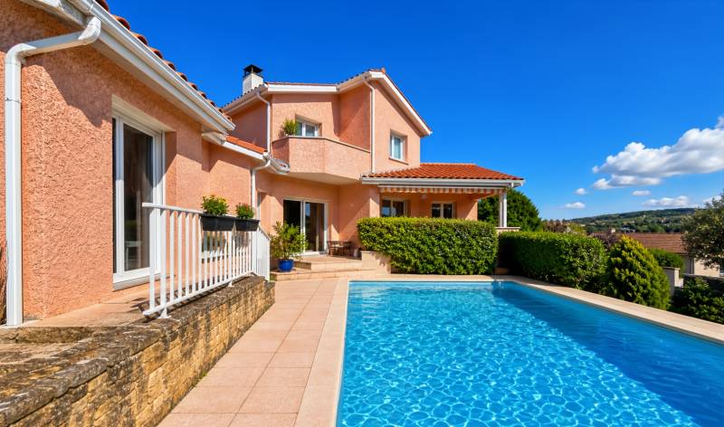 CHATILLON - Maison familiale avec piscine et vue dégagée
