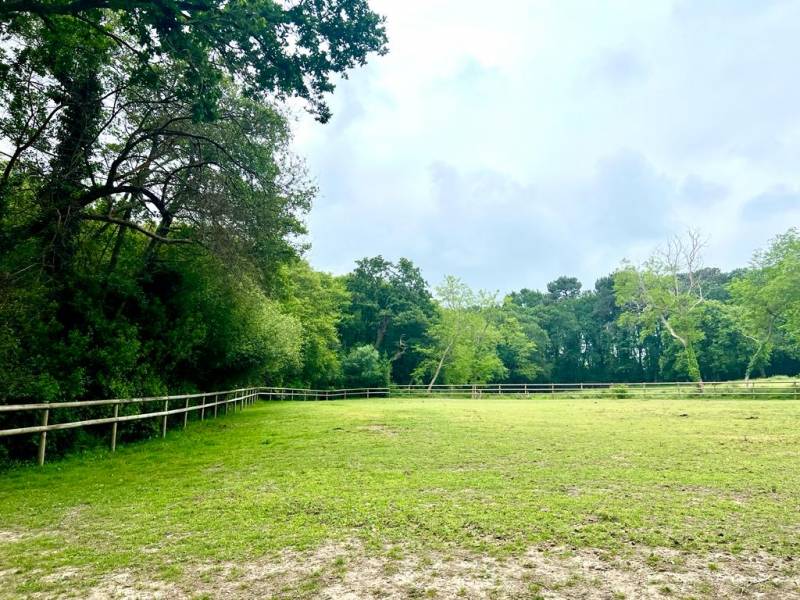 Propriété équestre d’exception à 2km des plages située dans les Pyrénées-Atlantiques  